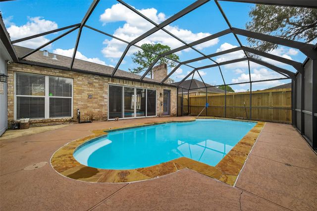 2130 Round Lake Drive, Houston, TX 77077