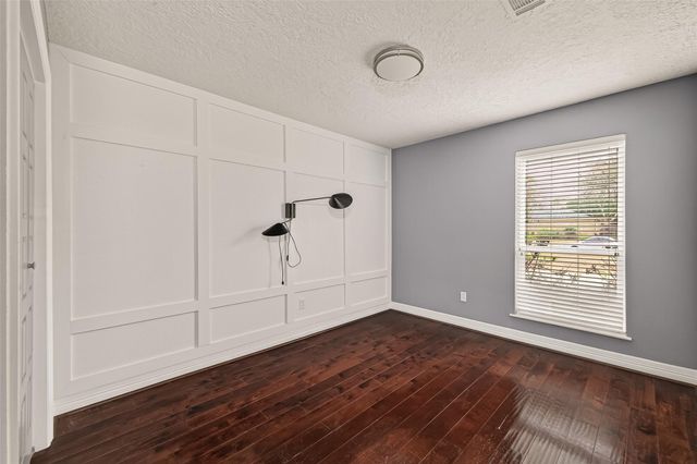 2130 Round Lake Drive, Houston, TX 77077