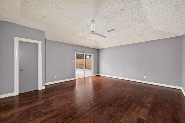 2130 Round Lake Drive, Houston, TX 77077