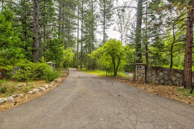 26270 Foresthill Rd, Foresthill, CA 95631