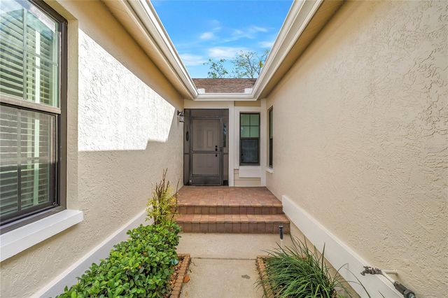 1044 ROMANO COURT NE, St Petersburg, FL 33702