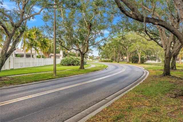 1044 ROMANO COURT NE, St Petersburg, FL 33702