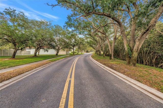 1044 ROMANO COURT NE, St Petersburg, FL 33702