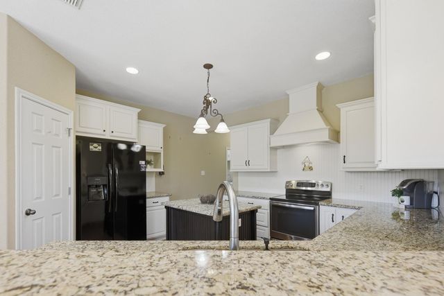 350 Owl Creek RD, Warda, TX 78942