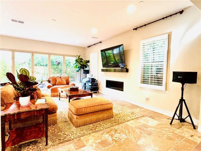 55 Fenway, Irvine, CA 92620