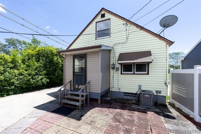 106 Aspinwood Place, Tonawanda, NY 14223