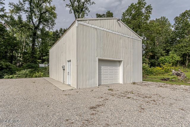 412 Schwamberger Road, Holland, OH 43528