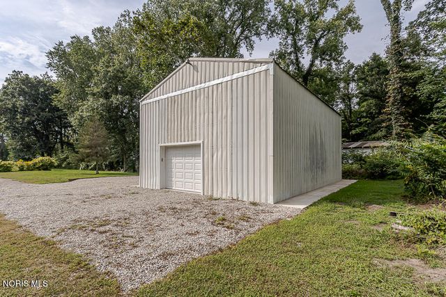 412 Schwamberger Road, Holland, OH 43528