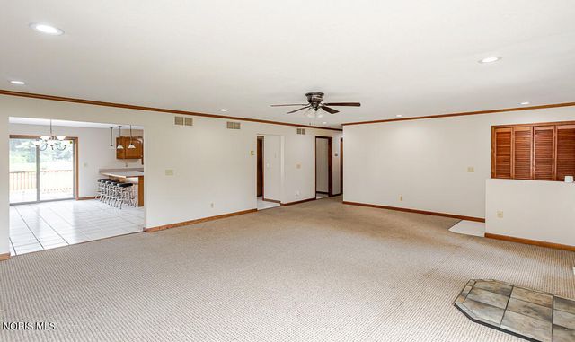 412 Schwamberger Road, Holland, OH 43528