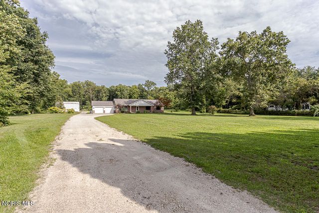 412 Schwamberger Road, Holland, OH 43528