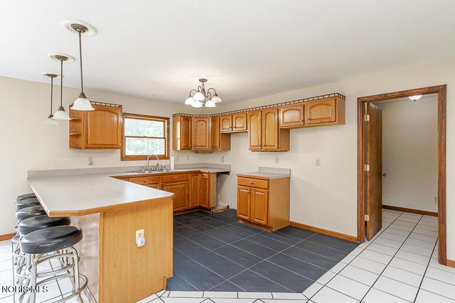 412 Schwamberger Road, Holland, OH 43528