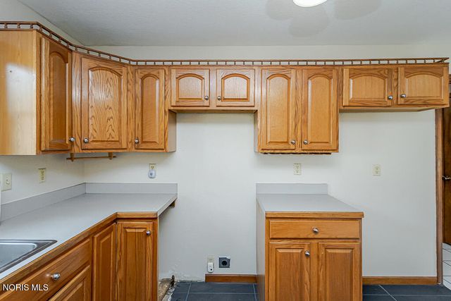 412 Schwamberger Road, Holland, OH 43528