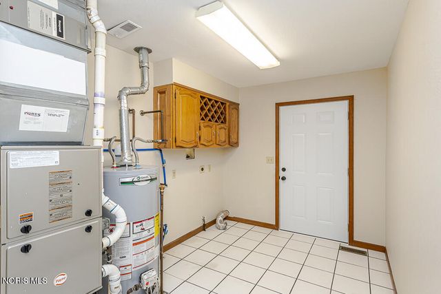 412 Schwamberger Road, Holland, OH 43528