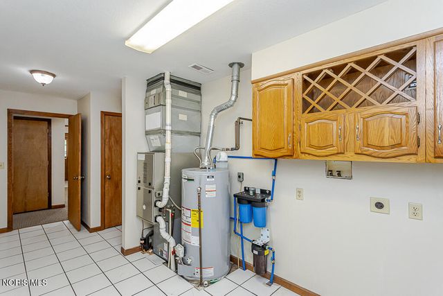 412 Schwamberger Road, Holland, OH 43528