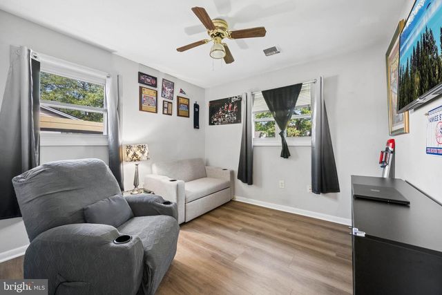 902 YOUNG PL, Frederick, MD 21702