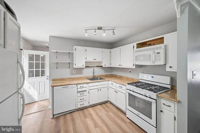 902 YOUNG PL, Frederick, MD 21702