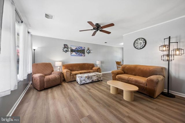 902 YOUNG PL, Frederick, MD 21702