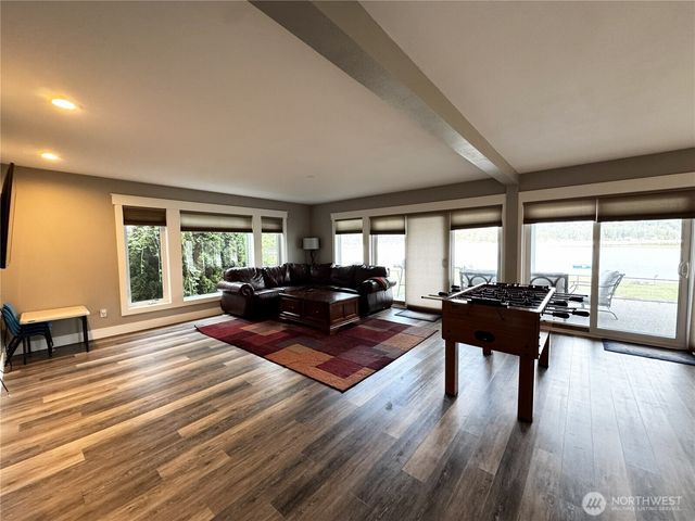 7360 E Grapeview Loop Road, Allyn, WA 98524