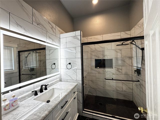 7360 E Grapeview Loop Road, Allyn, WA 98524