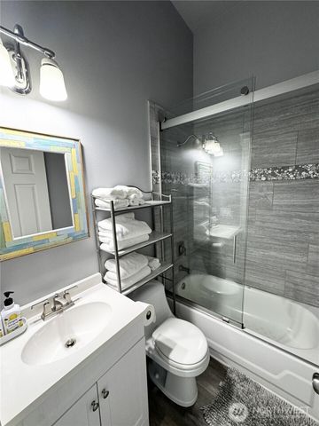 7360 E Grapeview Loop Road, Allyn, WA 98524