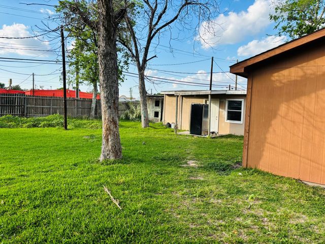 4901 Timber Lane, Rosenberg, TX 77471