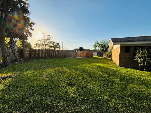 4901 Timber Lane, Rosenberg, TX 77471