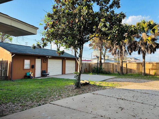 4901 Timber Lane, Rosenberg, TX 77471