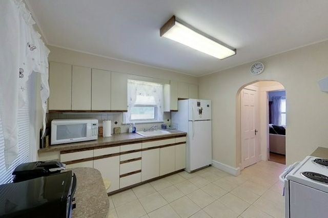 94 Eustis Avenue, Newport, RI 02840