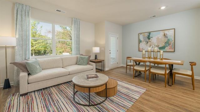 2050 Crossing Rd, Stone Mountain, GA 30088