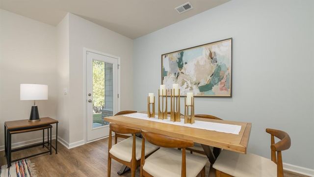 2050 Crossing Rd, Stone Mountain, GA 30088