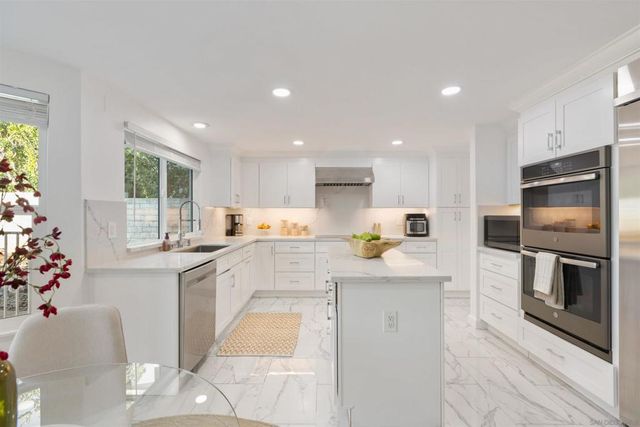 18857 Beechtree Lane, Porter Ranch, CA 91326