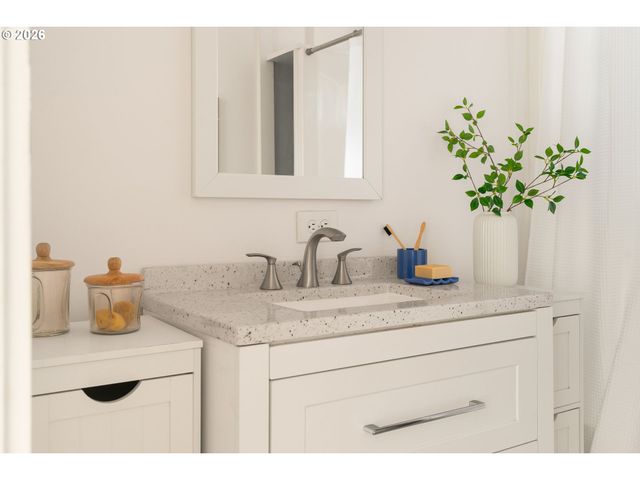 5910 Ne 52ND Ave, Portland, OR 97218
