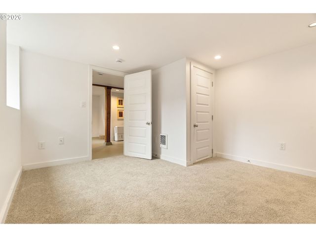 5910 Ne 52ND Ave, Portland, OR 97218