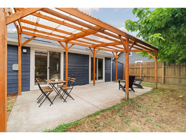 5910 Ne 52ND Ave, Portland, OR 97218