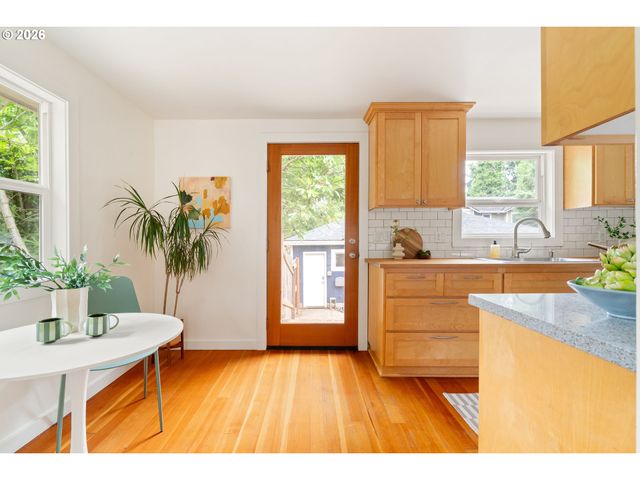 5910 Ne 52ND Ave, Portland, OR 97218