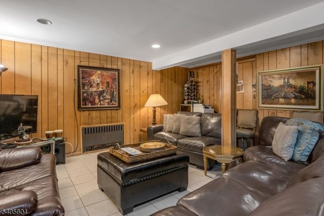 17 Porter Rd, West Orange Twp., NJ 07052