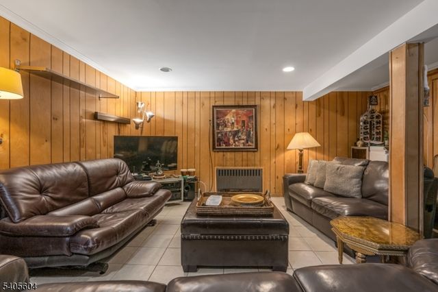 17 Porter Rd, West Orange Twp., NJ 07052