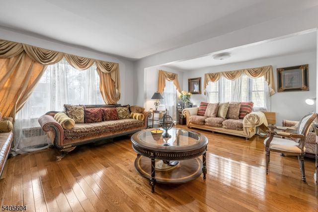 17 Porter Rd, West Orange Twp., NJ 07052