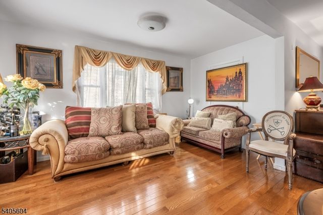 17 Porter Rd, West Orange Twp., NJ 07052