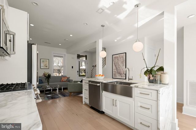 151 UHLAND TER NE, Washington, DC 20002