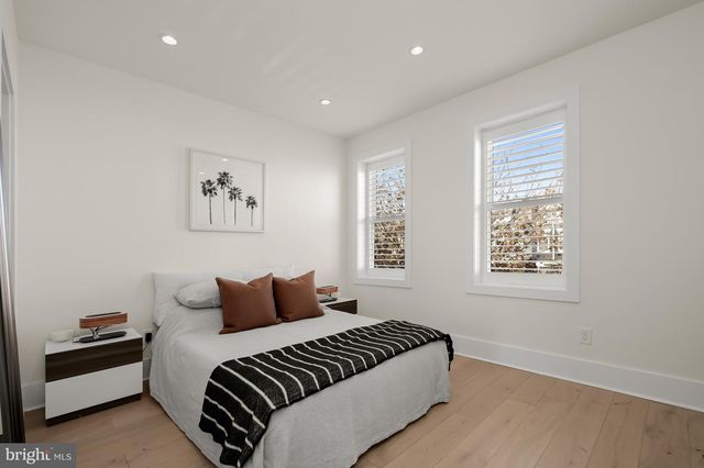 151 UHLAND TER NE, Washington, DC 20002