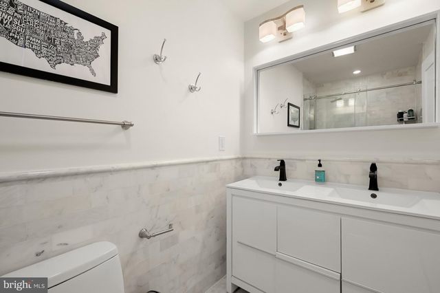 151 UHLAND TER NE, Washington, DC 20002