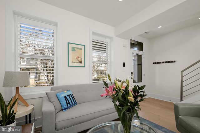 151 UHLAND TER NE, Washington, DC 20002