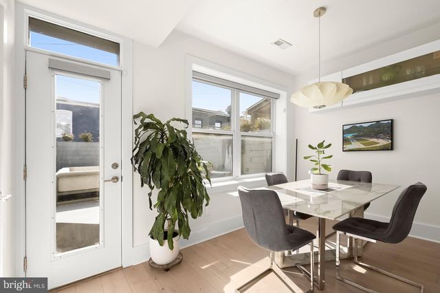 151 UHLAND TER NE, Washington, DC 20002