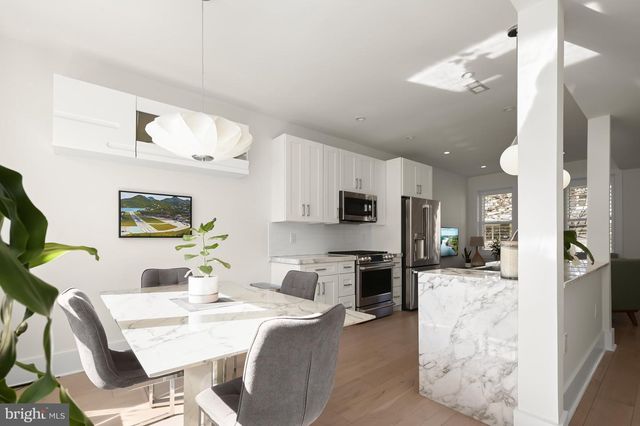 151 UHLAND TER NE, Washington, DC 20002