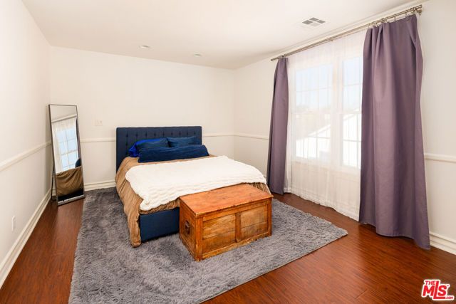 8426 Flight Avenue, Los Angeles, CA 90045
