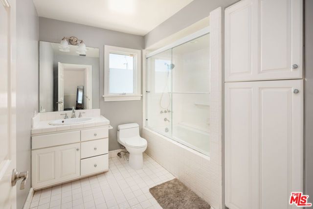 8426 Flight Avenue, Los Angeles, CA 90045