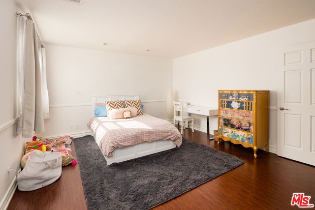 8426 Flight Avenue, Los Angeles, CA 90045
