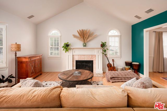 8426 Flight Avenue, Los Angeles, CA 90045