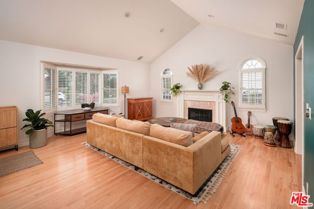 8426 Flight Avenue, Los Angeles, CA 90045